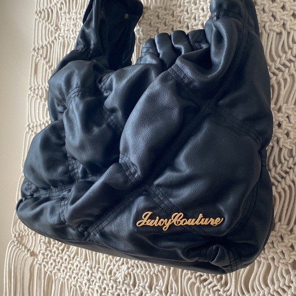 Juicy Couture quilted black shoulder hand bag with wide strap & inner po… - Picture 2 of 13
